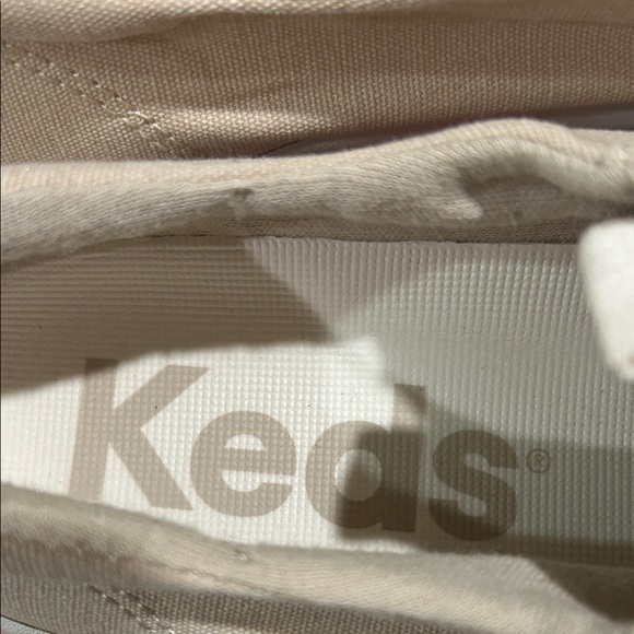 Keds Women's Beige Canvas Sneakers NWOT - Picture 3 of 6